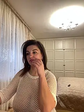 dina0908 (F milf) - boucing tits