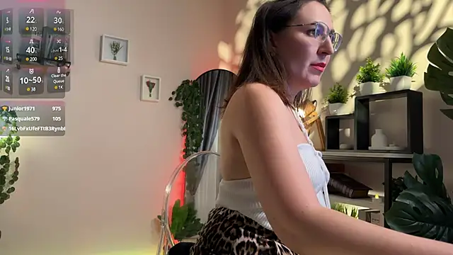 paula_colins (F milf) - 10 piles on the ass