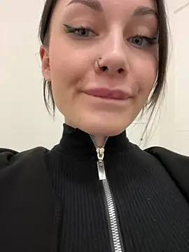 baby_brownie (F teen) - Panties off in public