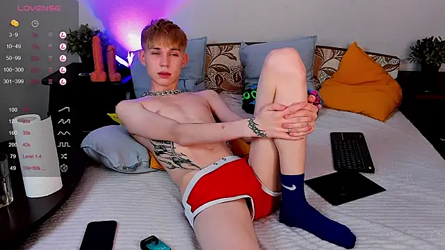 ruiben_ (M twink) - jerk off show