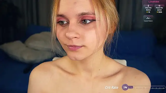 mariamaven (F teen) - Rub between pussy's lips tp be wetter