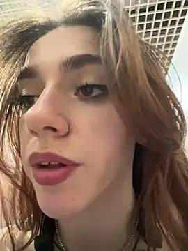 lily__belle (F teen) - show boobs on public near people