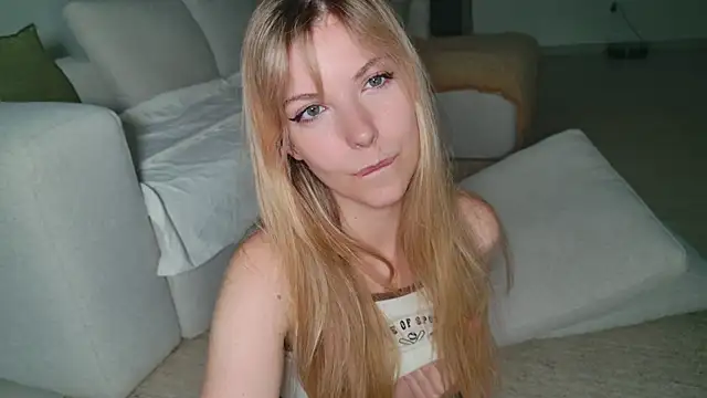 Cassycum Live Webcam on Stripchat