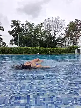 lady-rosse (F young) - Full naked😈fuck pussy (🤫In the pool)