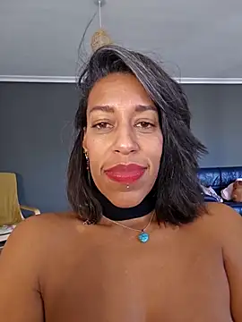 Goldenlace on StripChat 