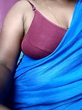 tamil-pavi (F young) - Boobs show