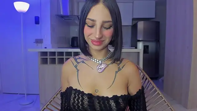 melodyadamss (F teen) - Topless time and spit on tits