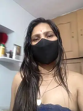 Webcam Model (Sexy-Aarushi) is live