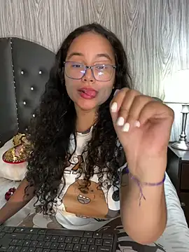 curlygirl_1 (F young) - Dildo play ☀️