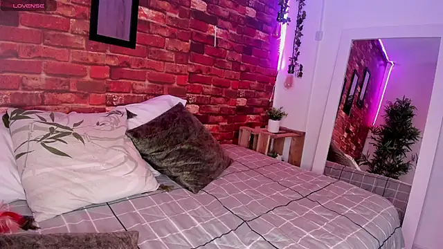 miss_aleja7 (F teen) - play with my pussy