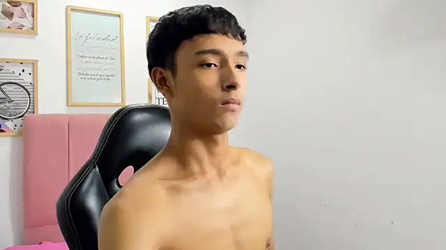 temus19 (M twink) - lick my big dildol with alot saliva