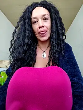 sexymarilyncolombia (F milf) - Fisting