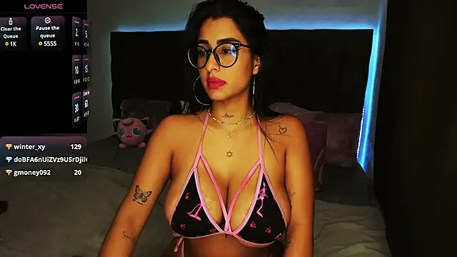 lovely_violet13 - Lovely_violet13's free webcam - UK Sex Cams