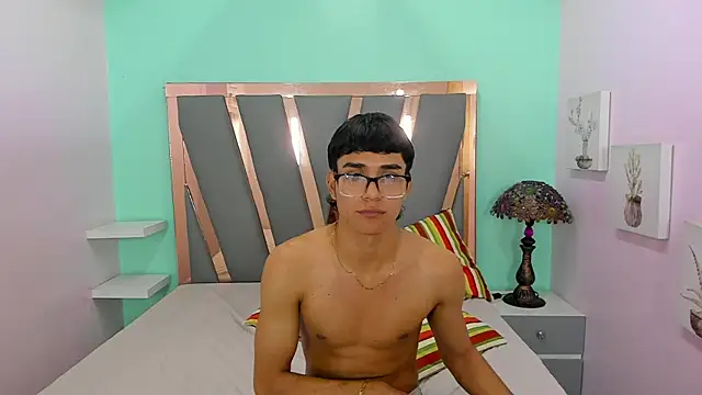 santiago_johnson_ - Santiago_Johnson_'s free webcam - UK Sex Cams