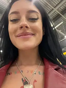 melissa_crazy (F young) - NAKED UNDER THE RAINCOAT IN SUPERMARKET!