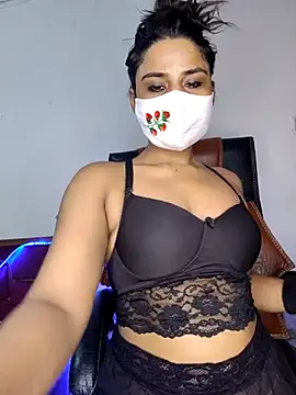 Webcam Model(Black-Pearll) is live