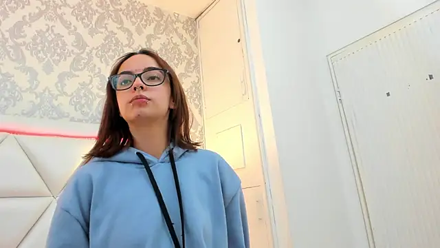 alexaawhite (F teen) - OMG plug anal🍑