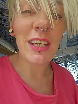 PinkTheHawk from StripChat