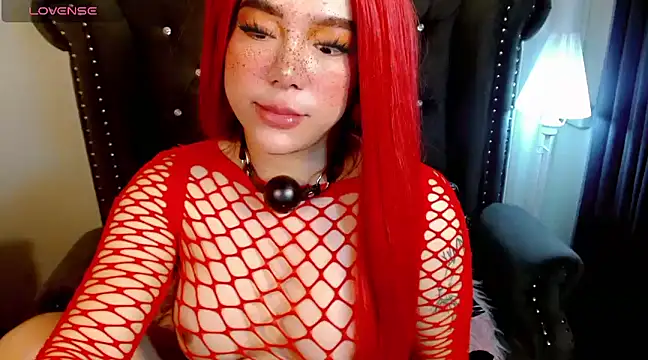 tsmargarita (T young) - Hey guys help me cum on tits