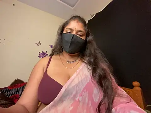 louleyranii (F young) - Boobs massage.