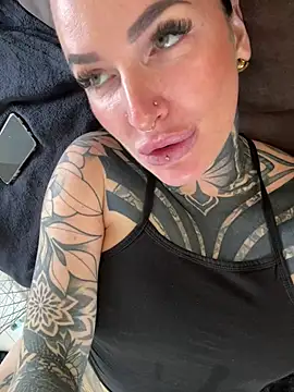 inkedbiitch - InkedBiitch's free webcam - UK Sex Cams