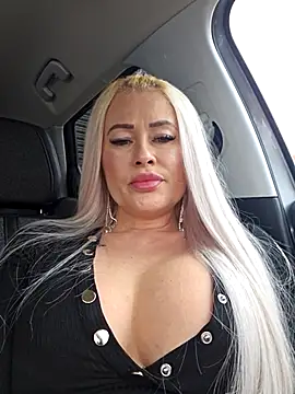 milfbarby (F milf) - Make me squirt in public place