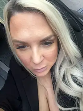 bustyblondebabe32 (Ask my age) - Car journey join me 💦