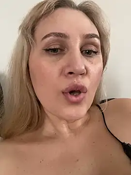 yourblondee