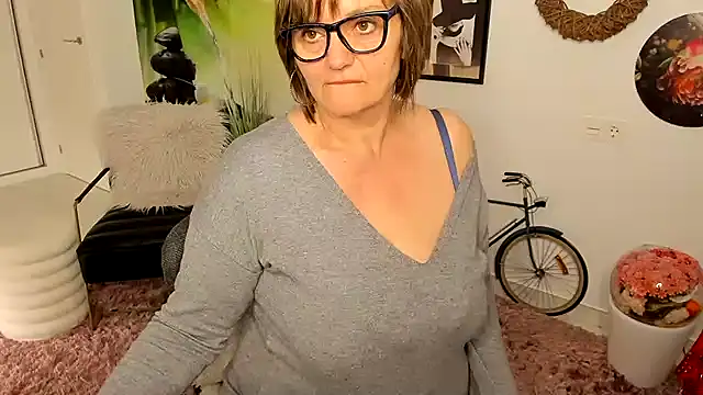 milf-ella (F mature) - Make me cumm and Squirt 💦💦