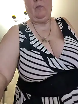 EffectFiona on StripChat 