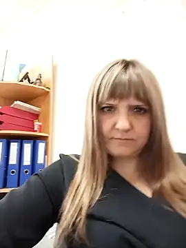 office_albertina (F milf) - Lots of squirting in the office