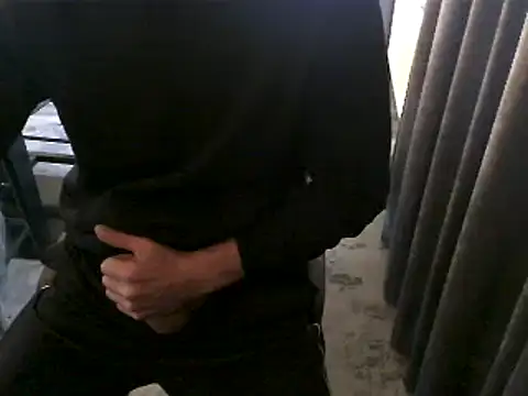 hornyman18cm39 (M mature) - i get completely naked while my gf is sl