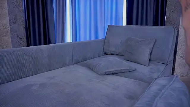 LoisBryan Live Sex Cams