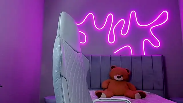 Emma_and_Issac Live Sex Cams