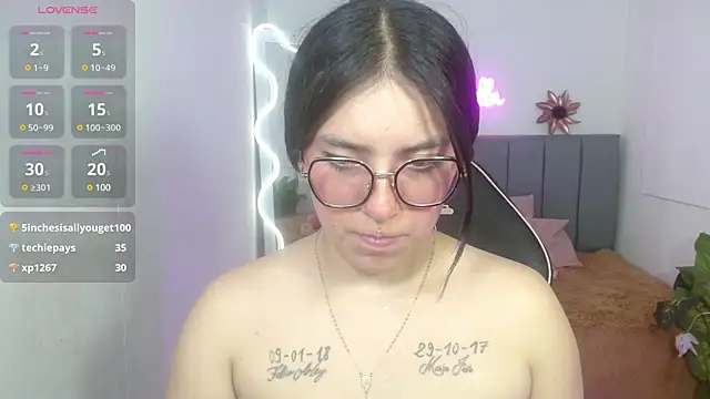 lurea_tay Live Sex Cams