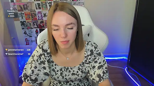 NessaDiazz Live Sex Cams