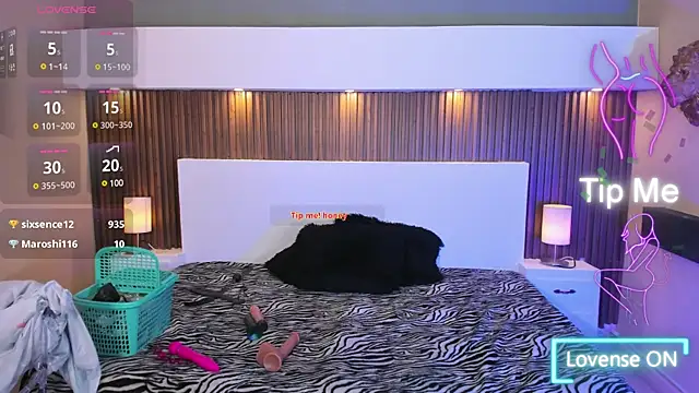 RenataCors Live Sex Cams