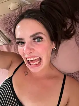 KinkyXellie 网络视讯表演