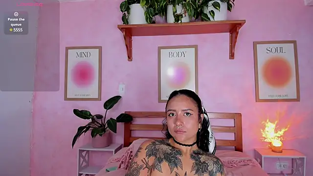 AliceBanks Live Sex Cams