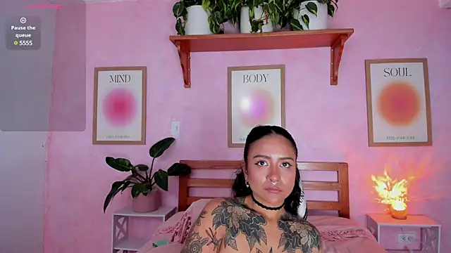AliceBanks Live Sex Cams