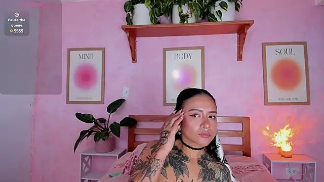 AliceBanks Live Sex Cams