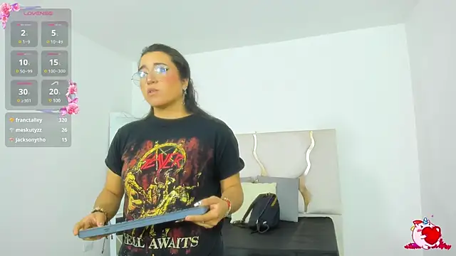 Naanaky_tay Live Sex Cams