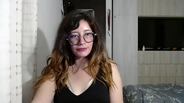 mariana124- Live Sex Cams