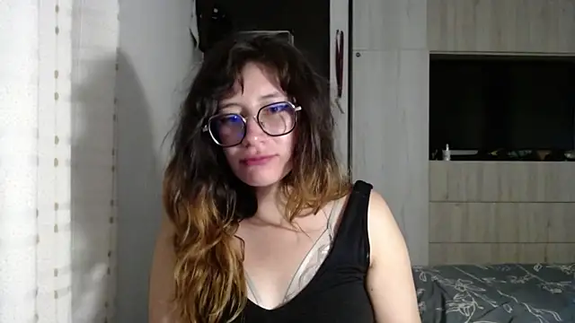 mariana124- Live Sex Cams