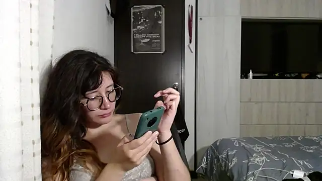 mariana124- Live Sex Cams