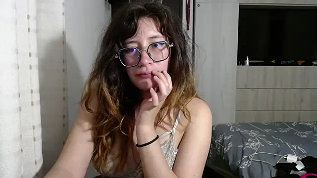 mariana124- Live Sex Cams