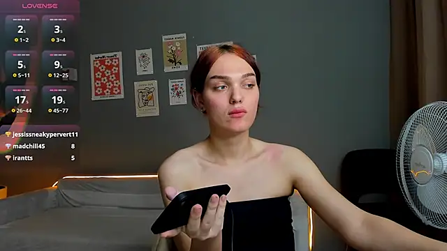 emiliarouds' Webcam Show