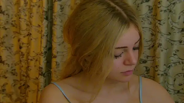LittlePoem Live Sex Cams