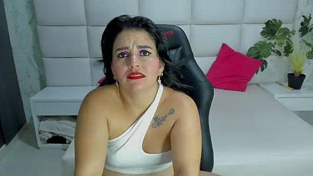 ISSA_CURVYHOT Live Sex Cams