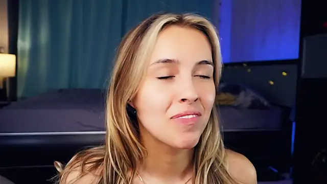 FannyHewson Live Sex Cams
